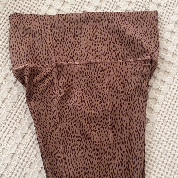 Athleta Salutation Stash 7/8 Tight - Picture 7 of 7